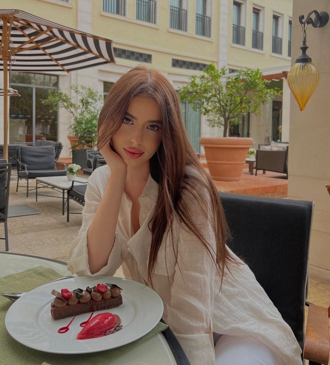 Agora Otel Escort