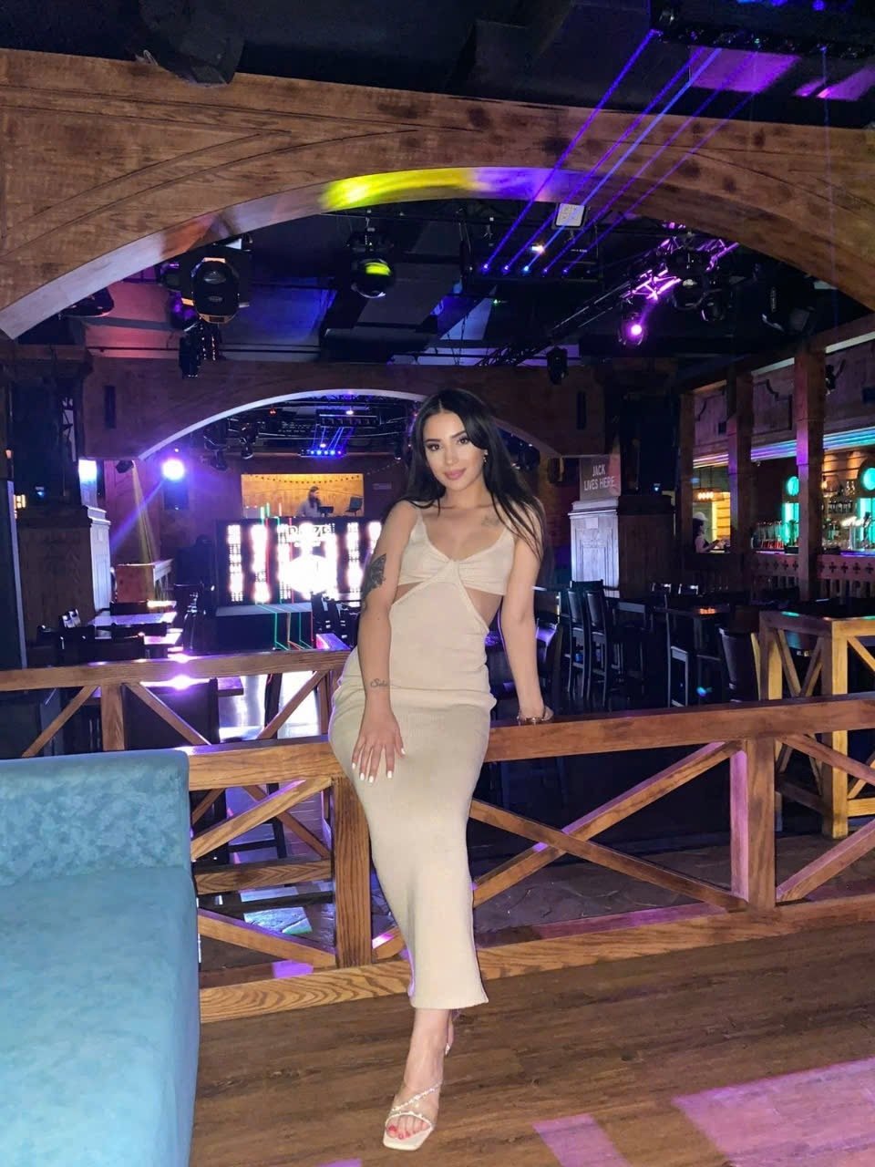 Tüyap Fuar Alanı ve Çevresinde Escort
